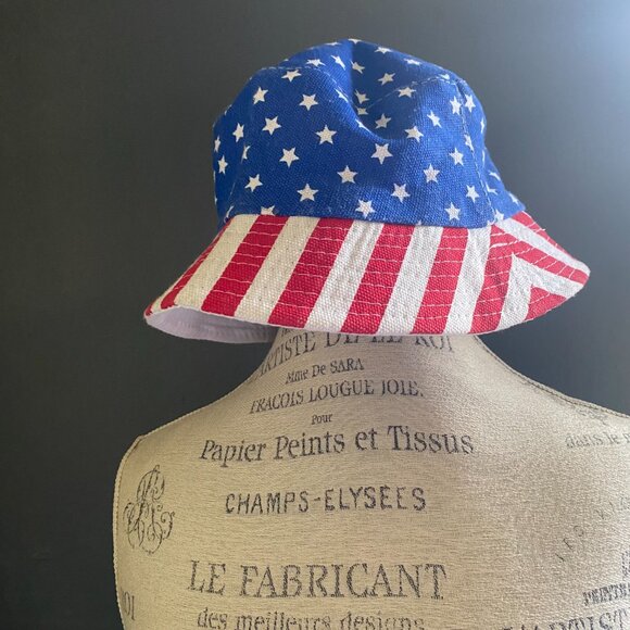 Red White Blue, American Flag Bucket Hat with USA Stars and Stripes motif - Picture 3 of 9